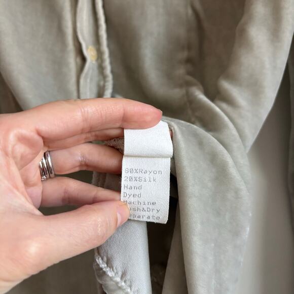 CP Shades Women’s Long Sleeve Button Up Blouse Top Sz L Gray Silk Blend - Picture 7 of 10